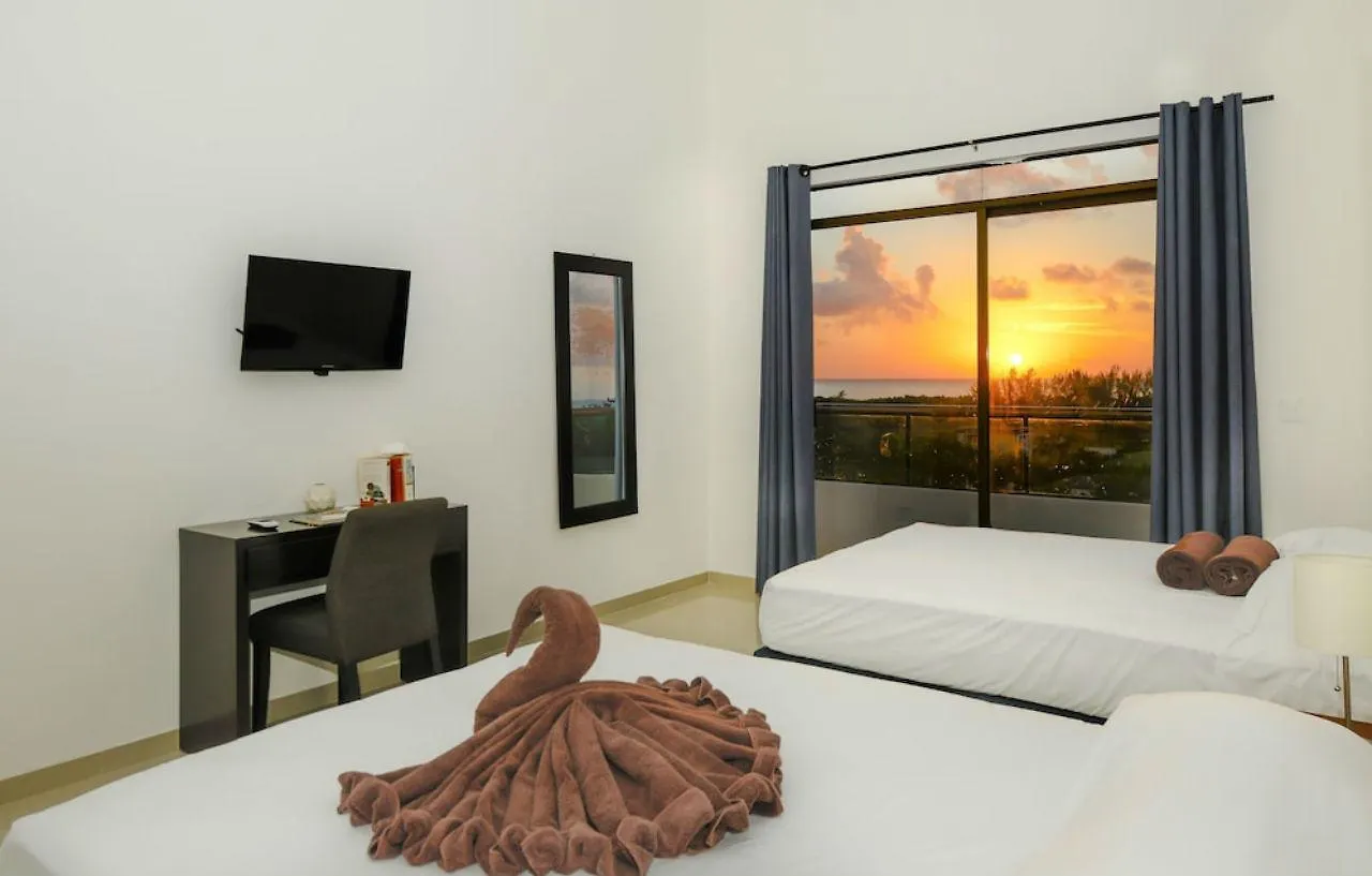Las Perlas Condo Playa del Carmen 3*,